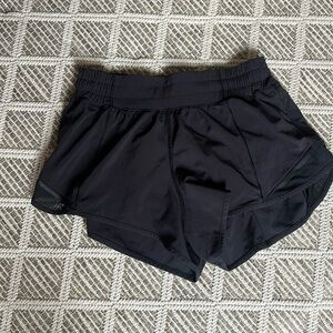 Lululemon hotty hot size 4, 2.5” inseam, black